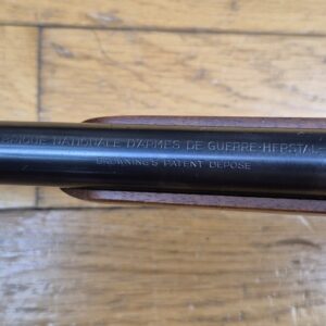 Très jolie et fort plaisante carabine semi-auto Browning SA-22 "Smokeless" - Cal.22LR - Fabrication de qualité FN Herstal - Modèle Take down - 10 coups - Très bel état esthétique et mécanique - Canon "nickel"- Une arme des plus amusantes et très précise - TBE+