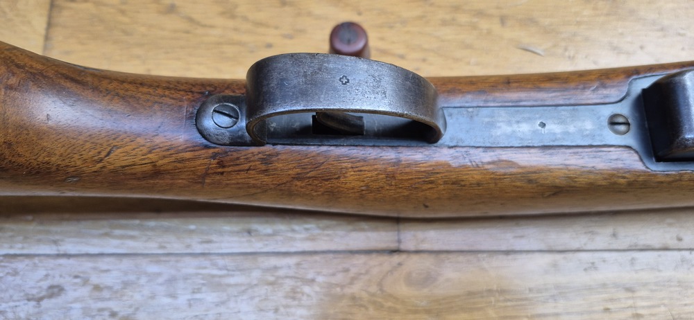 Rare Carabine suisse 05/11 - Sur base de carabine de cavalerie 1905 système 1889 Schmidt Rubin modifiée 1911 - Munition GP11 en 7,5 x 55 Suisse - Bons bois mais avec entures - Mécanique impeccable et canon très beau - Excellente petite carabine en cat. D - BE/BE+ – Image 14