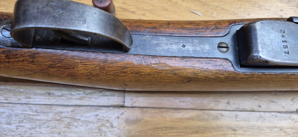 Rare Carabine suisse 05/11 - Sur base de carabine de cavalerie 1905 système 1889 Schmidt Rubin modifiée 1911 - Munition GP11 en 7,5 x 55 Suisse - Bons bois mais avec entures - Mécanique impeccable et canon très beau - Excellente petite carabine en cat. D - BE/BE+ – Image 15