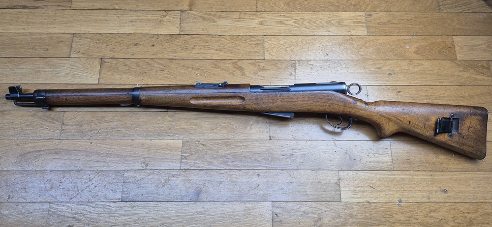 Rare Carabine suisse 05/11 - Sur base de carabine de cavalerie 1905 système 1889 Schmidt Rubin modifiée 1911 - Munition GP11 en 7,5 x 55 Suisse - Bons bois mais avec entures - Mécanique impeccable et canon très beau - Excellente petite carabine en cat. D - BE/BE+ – Image 29