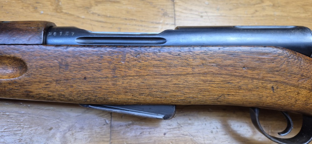 Rare Carabine suisse 05/11 - Sur base de carabine de cavalerie 1905 système 1889 Schmidt Rubin modifiée 1911 - Munition GP11 en 7,5 x 55 Suisse - Bons bois mais avec entures - Mécanique impeccable et canon très beau - Excellente petite carabine en cat. D - BE/BE+ – Image 33
