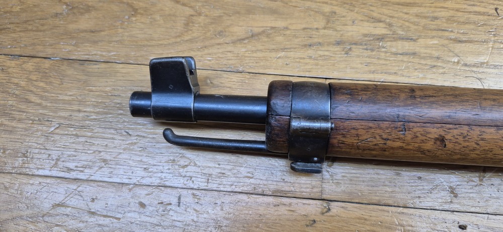 Rare Carabine suisse 05/11 - Sur base de carabine de cavalerie 1905 système 1889 Schmidt Rubin modifiée 1911 - Munition GP11 en 7,5 x 55 Suisse - Bons bois mais avec entures - Mécanique impeccable et canon très beau - Excellente petite carabine en cat. D - BE/BE+ – Image 44