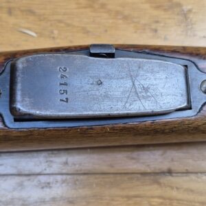 Rare Carabine suisse 05/11 - Sur base de carabine de cavalerie 1905 système 1889 Schmidt Rubin modifiée 1911 - Munition GP11 en 7,5 x 55 Suisse - Bons bois mais avec entures - Mécanique impeccable et canon très beau - Excellente petite carabine en cat. D - BE/BE+