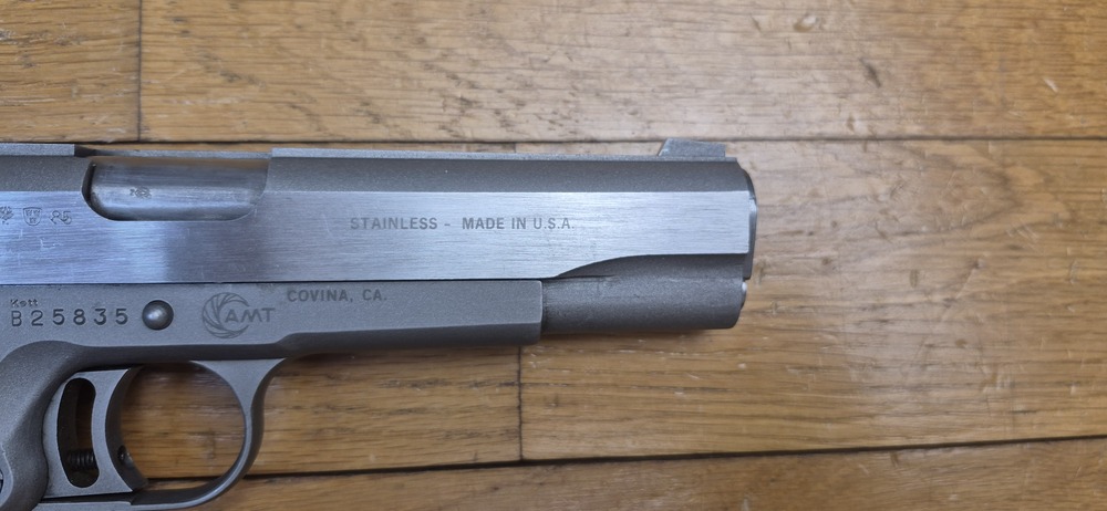 Très beau Pistolet AMT (Arcadia Machine & Tools) Hardballer — Cal .45 ACP — Premier 1911 intégralement en acier inoxydable de l'Histoire — 100% acier toutes pièces — Arme de 1985 — Très bel état esthétique — Excellent état mécanique — Canon Miroir - Plaquettes d'origine - TBE+/TBE++ – Image 5