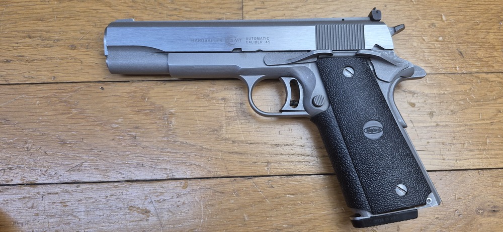 Très beau Pistolet AMT (Arcadia Machine & Tools) Hardballer — Cal .45 ACP — Premier 1911 intégralement en acier inoxydable de l'Histoire — 100% acier toutes pièces — Arme de 1985 — Très bel état esthétique — Excellent état mécanique — Canon Miroir - Plaquettes d'origine - TBE+/TBE++ – Image 19