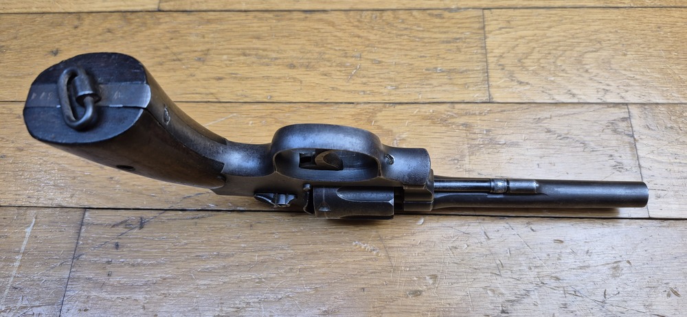 Très beau Revolver Smith & Wesson "Victory" - L'ex Hand ejector 1899 et le futur modèle 10 de la seconde guerre mondiale - Cal. 38 SW / 38-200- Excellente mécanique - Bel état esthétique - Beau canon - Arme personnelle d'un Commando "Jedburgh" français de la Force 156 du SOE britannique en Indochine - Rarissime étui local - Arme de début janvier 1944 chargée d'histoire - TBE – Image 8