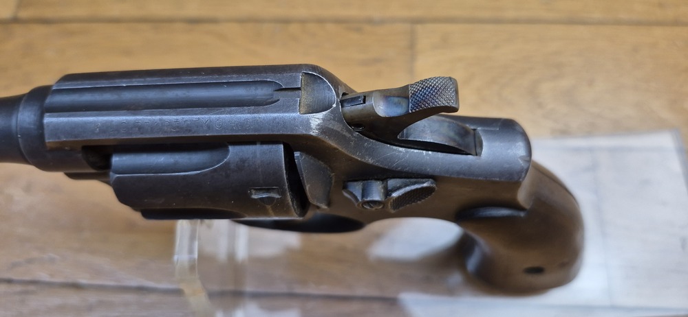Très beau Revolver Smith & Wesson "Victory" - L'ex Hand ejector 1899 et le futur modèle 10 de la seconde guerre mondiale - Cal. 38 SW / 38-200- Excellente mécanique - Bel état esthétique - Beau canon - Arme personnelle d'un Commando "Jedburgh" français de la Force 156 du SOE britannique en Indochine - Rarissime étui local - Arme de début janvier 1944 chargée d'histoire - TBE – Image 14