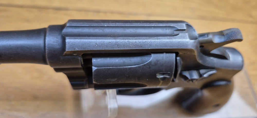 Très beau Revolver Smith & Wesson "Victory" - L'ex Hand ejector 1899 et le futur modèle 10 de la seconde guerre mondiale - Cal. 38 SW / 38-200- Excellente mécanique - Bel état esthétique - Beau canon - Arme personnelle d'un Commando "Jedburgh" français de la Force 156 du SOE britannique en Indochine - Rarissime étui local - Arme de début janvier 1944 chargée d'histoire - TBE – Image 16