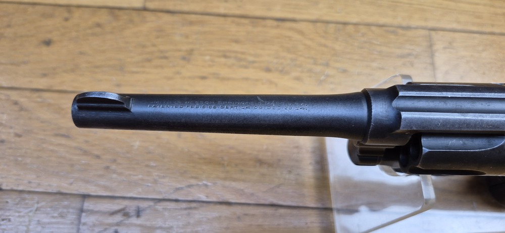 Très beau Revolver Smith & Wesson "Victory" - L'ex Hand ejector 1899 et le futur modèle 10 de la seconde guerre mondiale - Cal. 38 SW / 38-200- Excellente mécanique - Bel état esthétique - Beau canon - Arme personnelle d'un Commando "Jedburgh" français de la Force 156 du SOE britannique en Indochine - Rarissime étui local - Arme de début janvier 1944 chargée d'histoire - TBE – Image 18