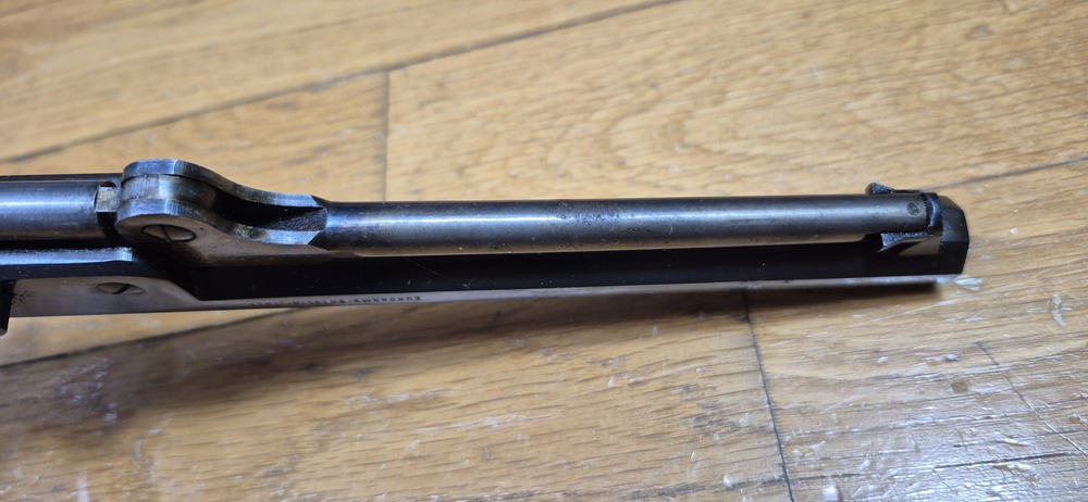Beau revolver Colt 1851 Navy — Cal .36 poudre noire — Fabrication Armi San Paolo (logo "DGG") et marquée Euroarms — Arme de 1969 — Bronzage 100 % —Très bel état esthétique et mécanique — Très beau canon — TBE/TBE+ – Image 13