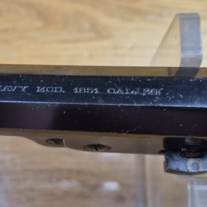 Bon revolver Colt 1851 Navy — Cal.36 poudre noire (PN) — Fabrication Uberti Gardone (logo roue dentelée poinçon 1969) — Bon canon Bonne mécanique — BE+